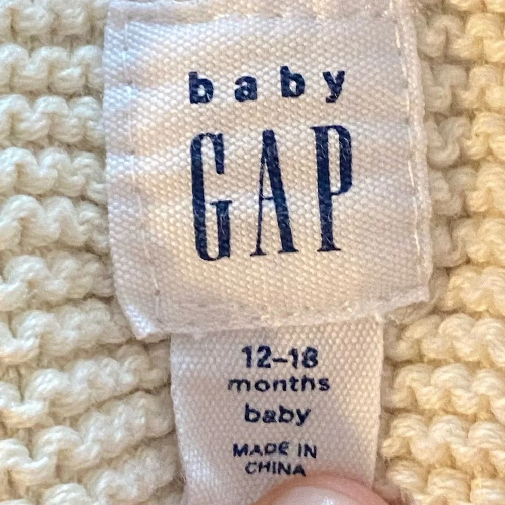 Baby Gap Baby Brannan Shark Sweater Size 12-18 months